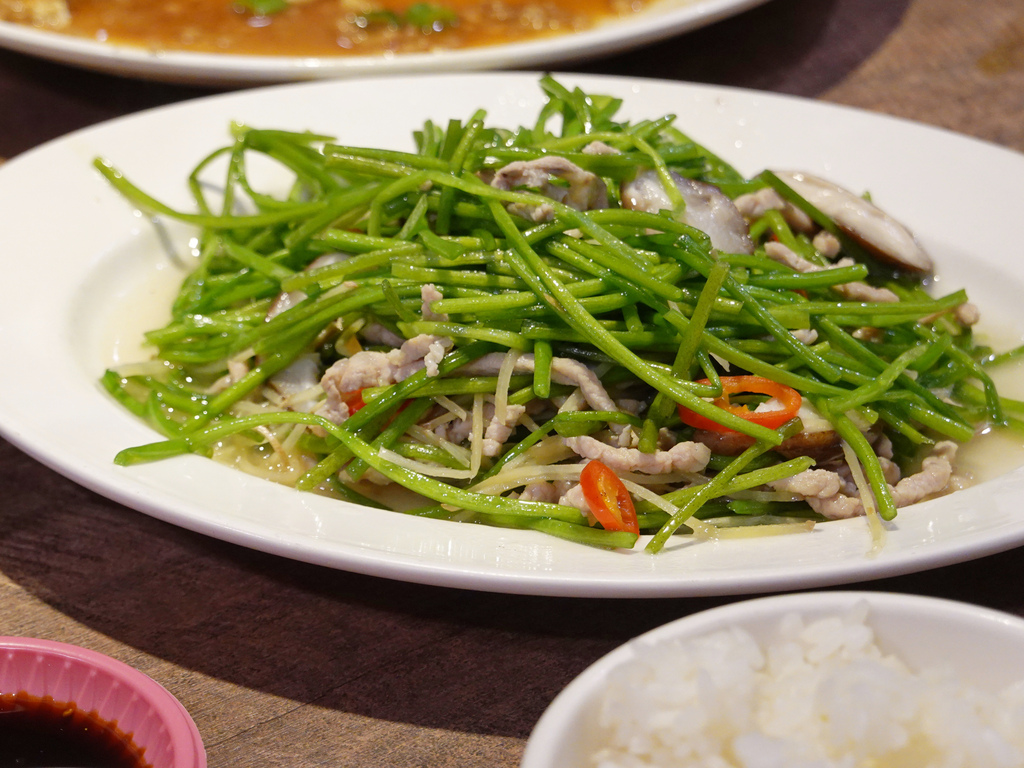 基隆七堵—芳鄰熱炒海鮮店｜道道無雷 海鮮尚青的社區熱炒（20