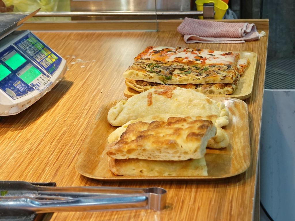 新北中和—Pizza power(已搬遷)隨剪隨吃羅馬烤盤