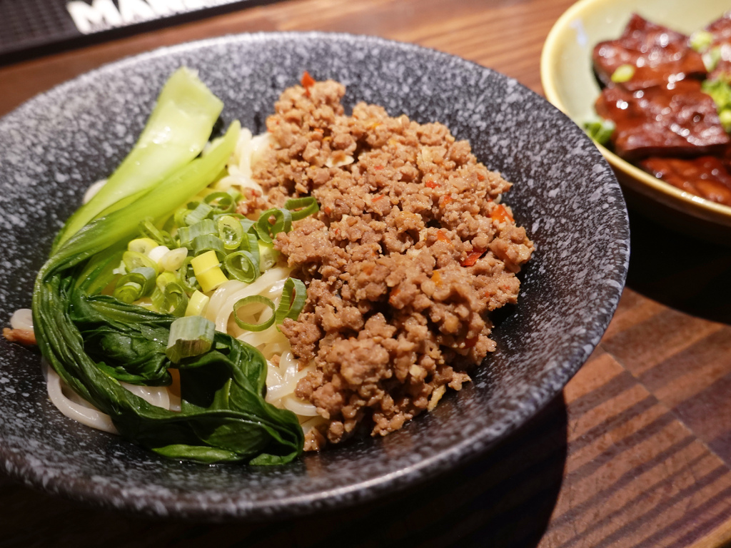 台北士林—Dobar士林夜市隱藏版酒吧 酒精暢飲搭配KTV 台北士林—Dobar士林夜市隱藏版酒吧 酒精暢飲搭配KTV