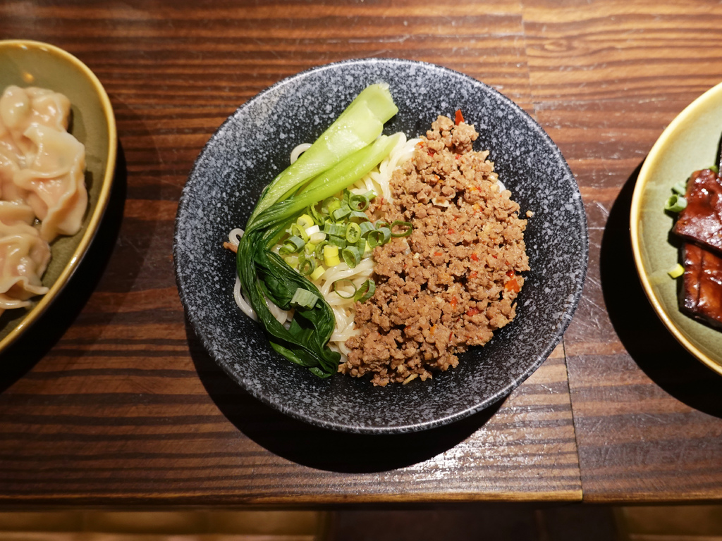 台北士林—Dobar士林夜市隱藏版酒吧 酒精暢飲搭配KTV 台北士林—Dobar士林夜市隱藏版酒吧 酒精暢飲搭配KTV