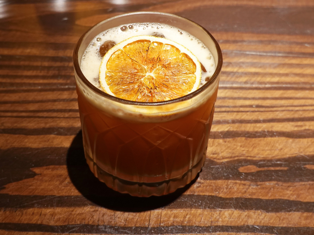 台北士林—Dobar士林夜市隱藏版酒吧 酒精暢飲搭配KTV 台北士林—Dobar士林夜市隱藏版酒吧 酒精暢飲搭配KTV