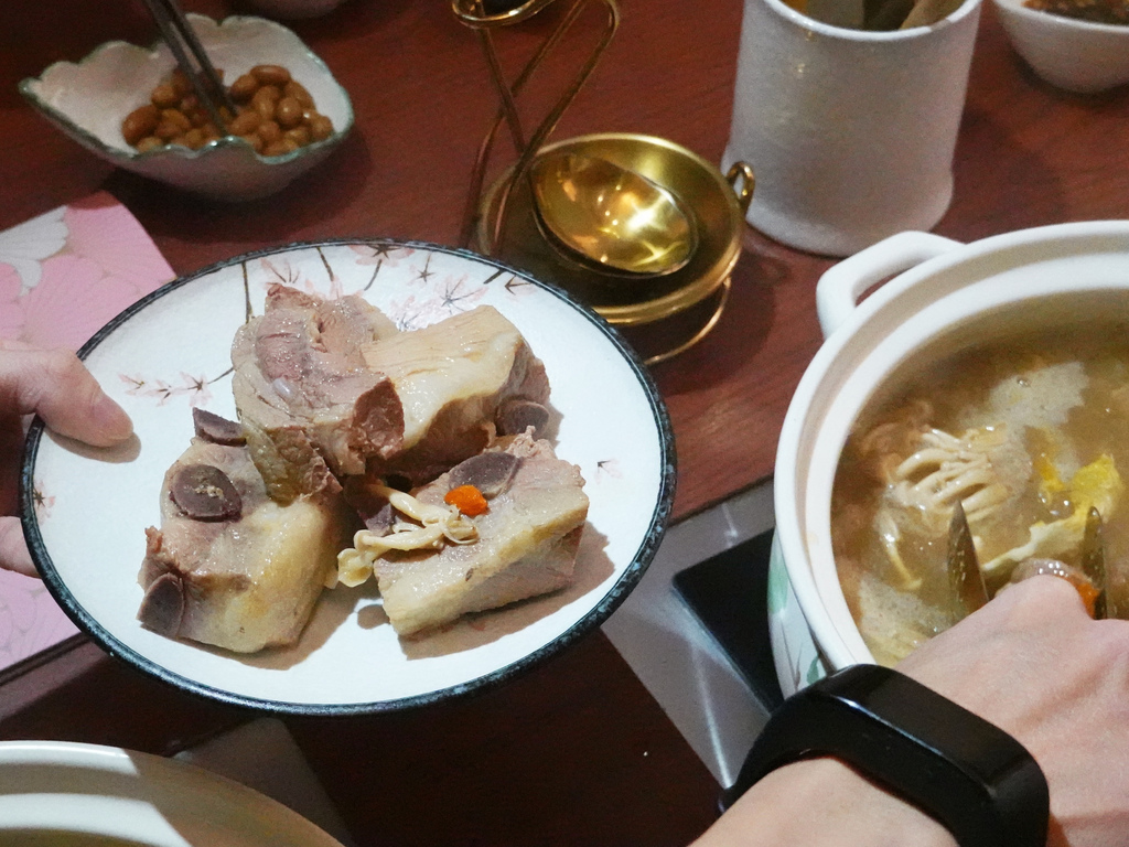 台北大安—如嬌 花膠雞萬元野生鱸魚花膠 融入雞湯細熬慢燉灌 台北大安—如嬌 花膠雞萬元野生鱸魚花膠 融入雞湯細熬慢燉灌