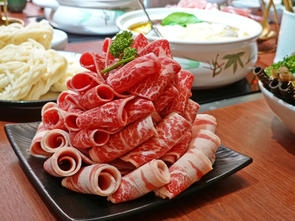 台北大安—如嬌 花膠雞萬元野生鱸魚花膠 融入雞湯細熬慢燉灌 台北大安—如嬌 花膠雞萬元野生鱸魚花膠 融入雞湯細熬慢燉灌