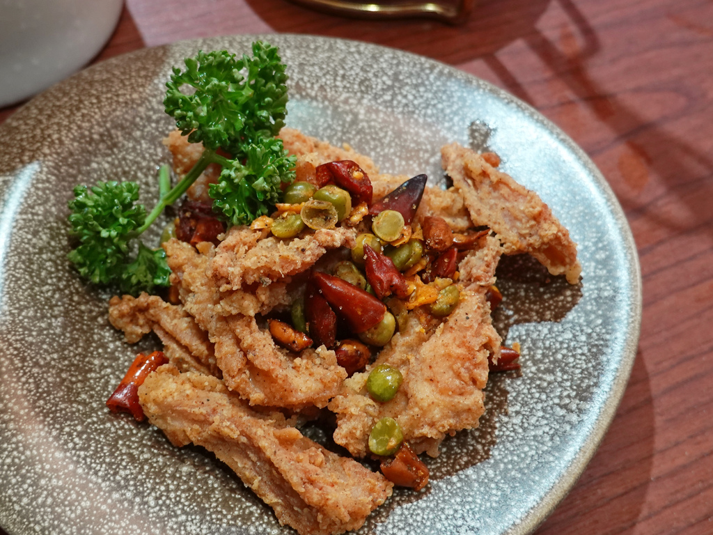 台北大安—如嬌 花膠雞萬元野生鱸魚花膠 融入雞湯細熬慢燉灌 台北大安—如嬌 花膠雞萬元野生鱸魚花膠 融入雞湯細熬慢燉灌