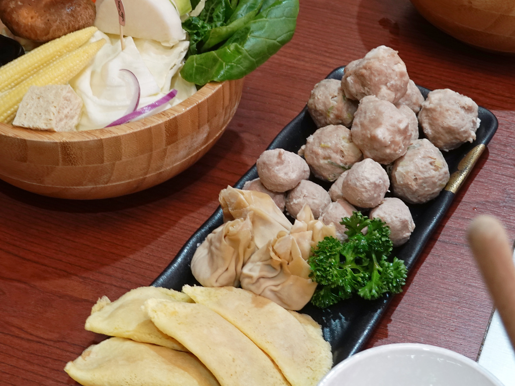 台北大安—如嬌 花膠雞萬元野生鱸魚花膠 融入雞湯細熬慢燉灌 台北大安—如嬌 花膠雞萬元野生鱸魚花膠 融入雞湯細熬慢燉灌