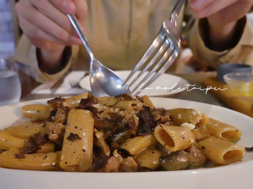 [食記] 台北中山—la mole taipei｜意圖使人發胖的美好事物 紅蝦