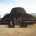 Pabula Vihara(紅色佛塔)