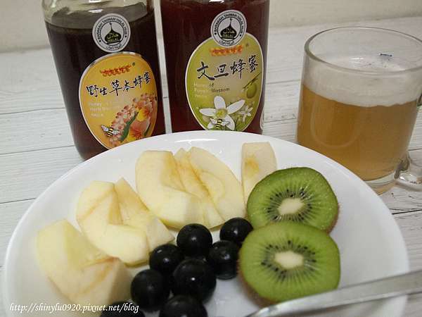 蜂蜜真假分辨 嘟嘟家蜂蜜開箱實測評價 純蜂蜜哪裡買 蜂蜜推薦品牌 野生草本蜂蜜v S文旦蜂蜜 純正蜂蜜推薦 我是呂萱萱 吃喝玩樂愛分享 蜂蜜真假分辨 嘟嘟家蜂蜜開箱實測評價 純蜂蜜哪裡買 蜂蜜推薦品牌 野生草本蜂蜜v S文旦蜂蜜 純正蜂蜜推薦 我是呂萱萱 吃喝玩樂愛分享