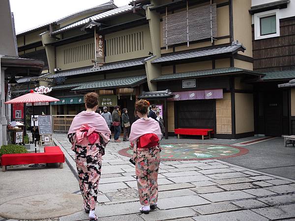 吃午餐去