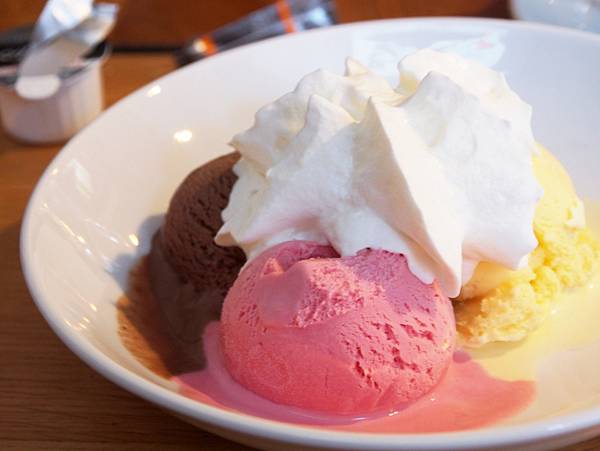 甜點：冰淇淋三球