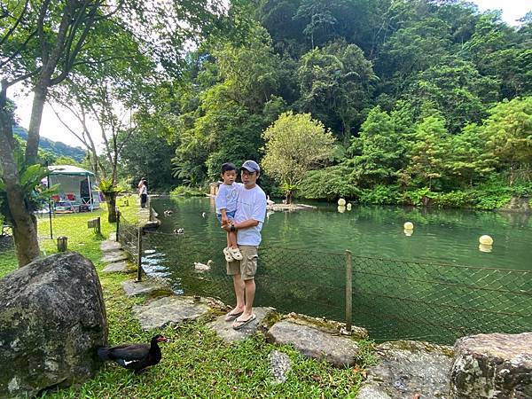 園區有養鱘龍魚