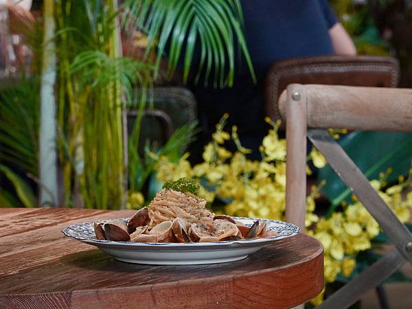 IMG_5737_polarr.JPG IMG_5737_polarr.JPG