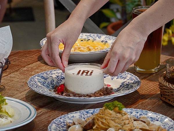 IMG_7634_polarr.JPG IMG_7634_polarr.JPG