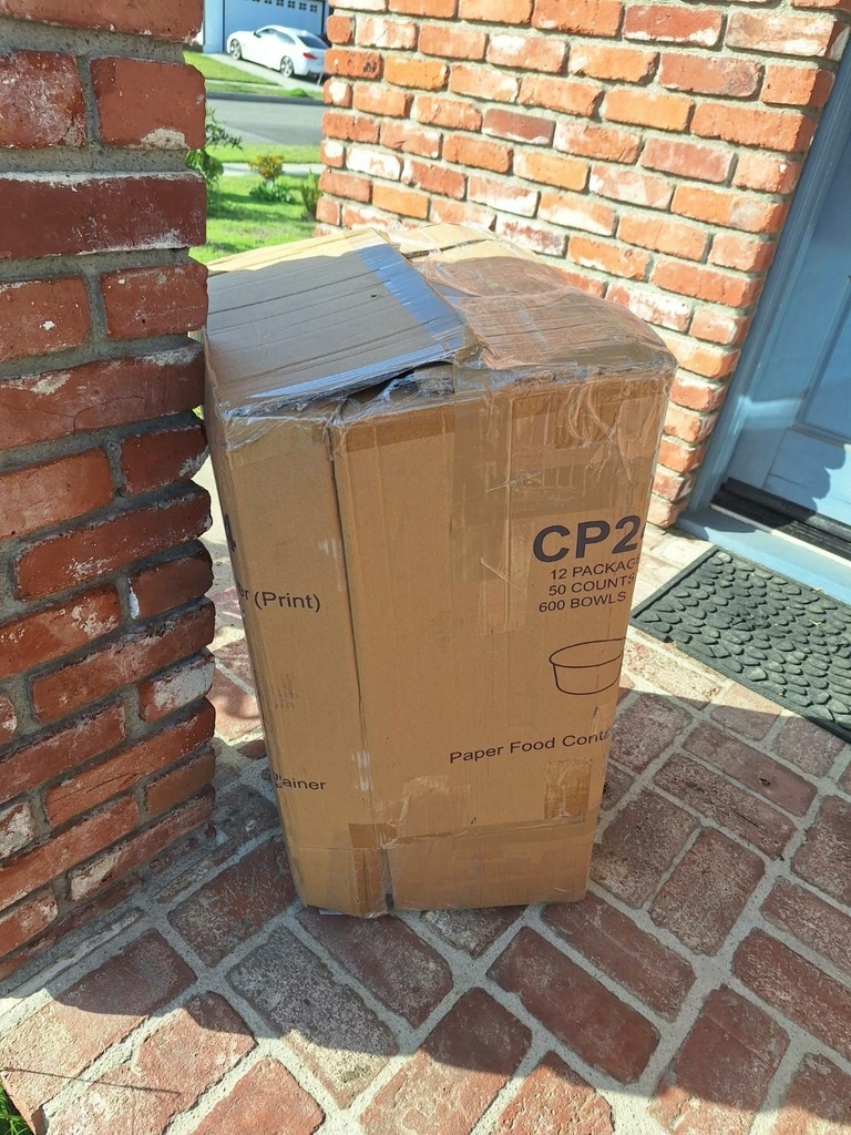 客戶張先生透過Ship2TW公司將家具海運回台