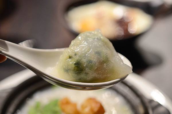 【台北港式】【北捷小巨蛋站】潮坊港式飲茶-貴參參港點隨你拿隨你吃到飽.燒賣/飲茶/點心/微風南京美食 【台北港式】【北捷小巨蛋站】潮坊港式飲茶-貴參參港點隨你拿隨你吃到飽.燒賣/飲茶/點心/微風南京美食