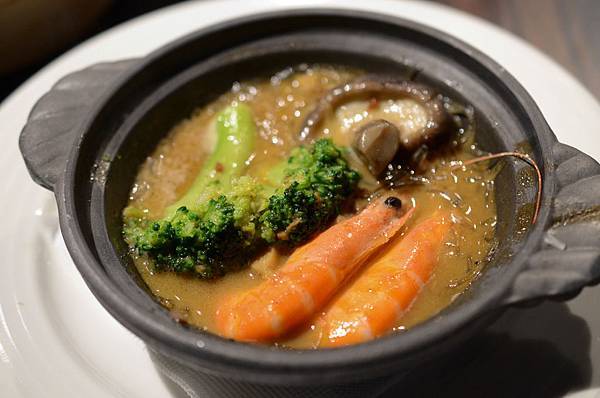 【台北港式】【北捷小巨蛋站】潮坊港式飲茶-貴參參港點隨你拿隨你吃到飽.燒賣/飲茶/點心/微風南京美食 【台北港式】【北捷小巨蛋站】潮坊港式飲茶-貴參參港點隨你拿隨你吃到飽.燒賣/飲茶/點心/微風南京美食