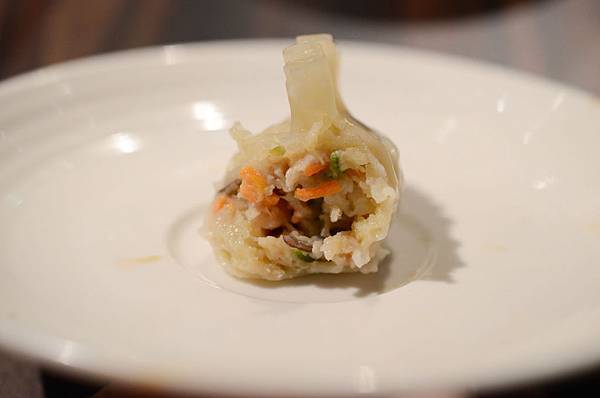 【台北港式】【北捷小巨蛋站】潮坊港式飲茶-貴參參港點隨你拿隨你吃到飽.燒賣/飲茶/點心/微風南京美食 【台北港式】【北捷小巨蛋站】潮坊港式飲茶-貴參參港點隨你拿隨你吃到飽.燒賣/飲茶/點心/微風南京美食