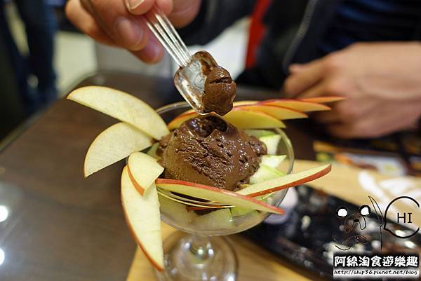 【台北牛排】【北捷中山國中站】將軍碳烤牛排館-牛排吃原肉最好，招牌滷牛筋又濃又香．牛排/甜點/寵物友善/沙拉吧/呂依蓉/捷運中山國中站