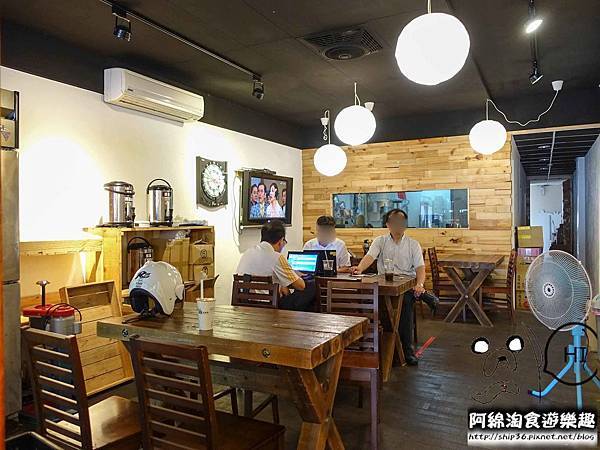 【桃園飲料】微笑杯杯 Smile cup-限量鴛鴦雙享杯，兩半一杯飲料，創意心鮮看得見！．桃園雙享茶/桃園特色飲料推薦/桃園龜山美食小吃