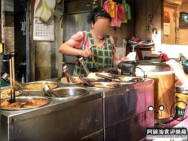 【新北美食】新都小吃部-肉燥飯的滷豬皮膠質口感超讚．銅板美食/在地推薦必吃/林口美食小吃