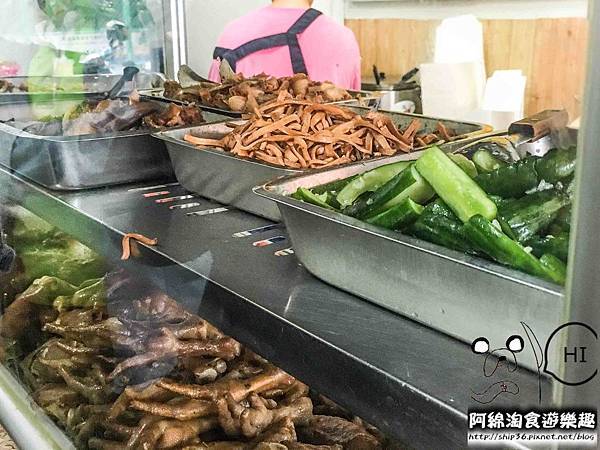 【桃園小吃】三妹四川風味小吃-排隊店！用餐時間座無虛席．在地推薦/燃麵/酸辣粉/蹄花麵/巷弄美食/桃園美食小吃