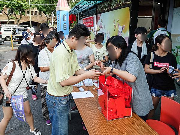 【活動】新型態童話夜市開幕好熱鬧！城堡、3層樓高噴火龍和巨無霸泰迪熊滿足大人小孩的童話夢．樹林夜市/大安童話夜市/樹林大安童話夜市