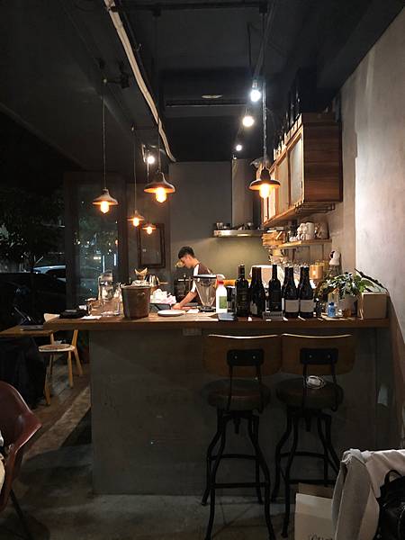 【AWCafe Wine Bistro餐酒館】半戶外式餐酒館