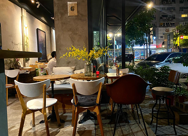 【AWCafe Wine Bistro餐酒館】半戶外式餐酒館