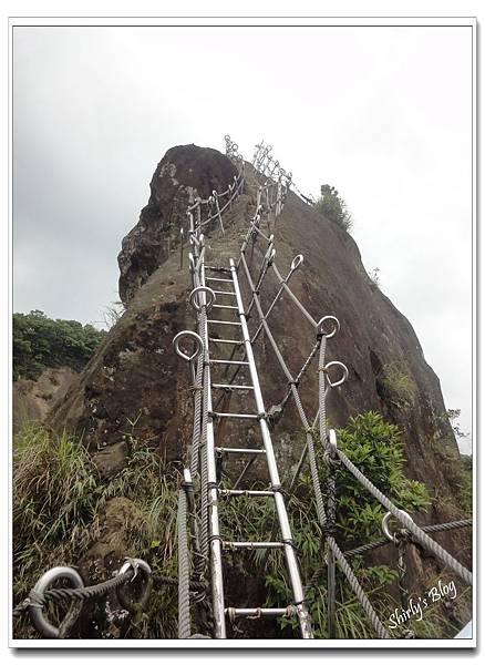 鐵梯攻頂路