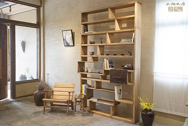 solid_wood_log_bookcase04.jpg