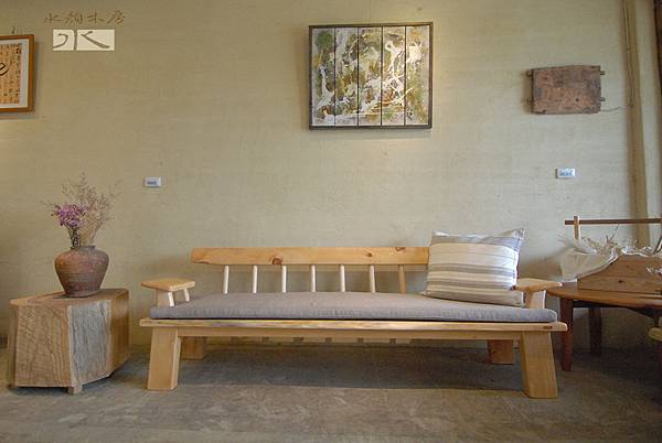 wooden_sofa_group7.jpg