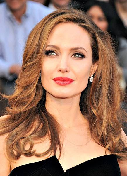 angelina-jolie-hollywood-actress-latest-pics-9.jpg