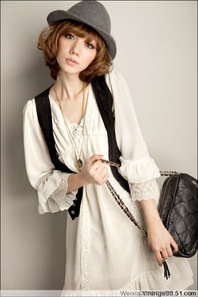 T0135 WHITE RM34.jpg