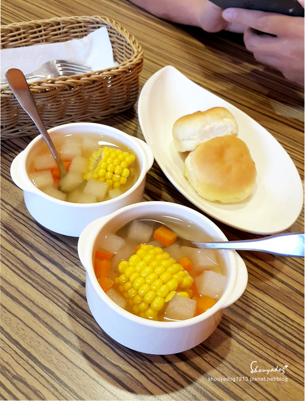 【無國界料理】可以吃得到原肉牛排的平價小餐館 花園廚房 in板橋 【無國界料理】可以吃得到原肉牛排的平價小餐館 花園廚房 in板橋