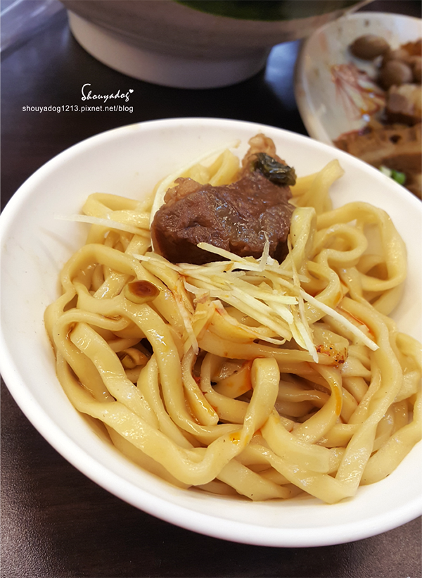 【台南小吃】好大間的億哥牛肉湯後甲店（南紡）