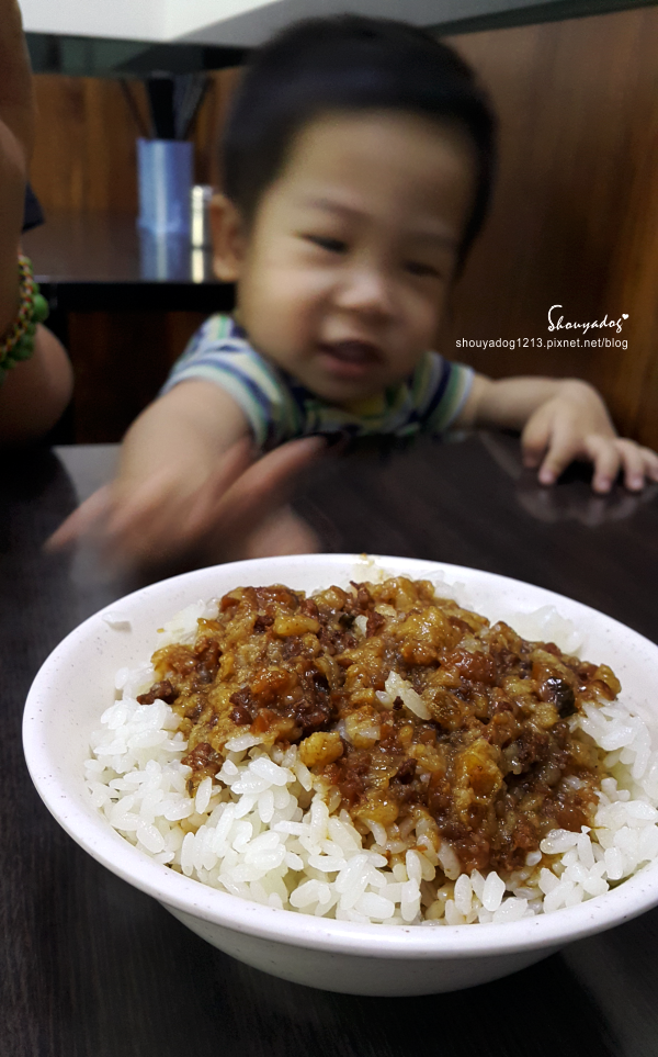【小吃】台灣古早味美食 阿木師現做赤肉焿X滷肉飯 in新北樹林 【小吃】台灣古早味美食 阿木師現做赤肉焿X滷肉飯 in新北樹林