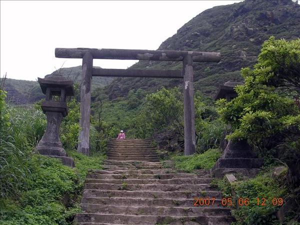 原本以為到了,....誰知道它是個幌子~~才到一半