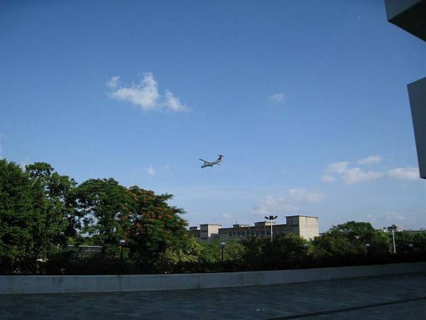往松山機場的飛機