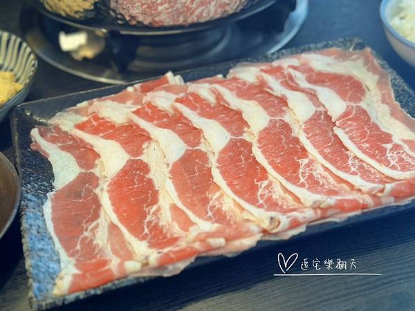 台中北區美食NEW報報 老豆府旗下新品牌 「洞豆腐」 酸白菜