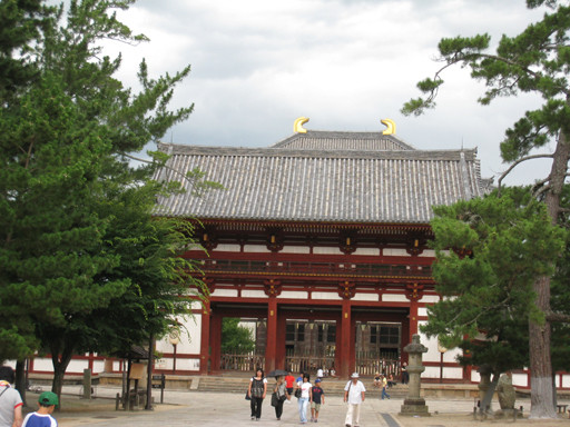 東大寺正殿的&quot;角&quot;隱隱約約露出來