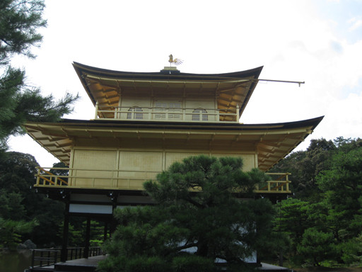 金閣寺背面