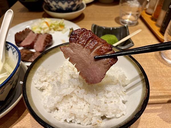 【利久牛舌】東京必吃美食💯 炭烤激厚牛舌|鹹香帶勁Q彈美味 