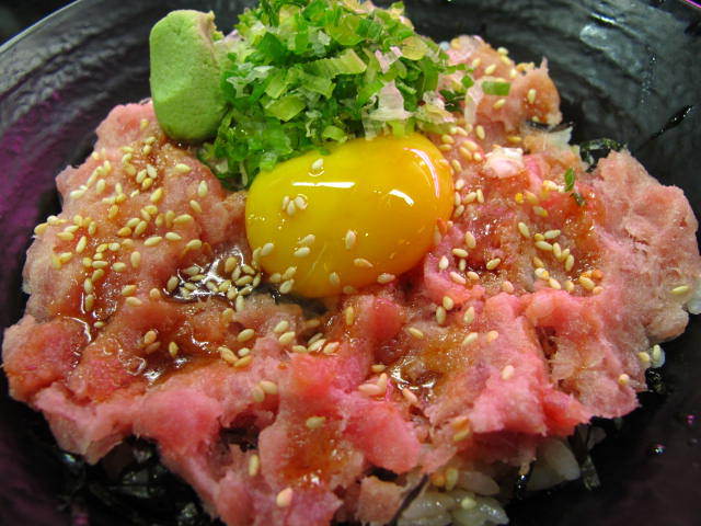 沒有最愛的鮭魚 卻因此意外吃到蔥花鮪魚丼 嗄浪和漢料理 痞客邦