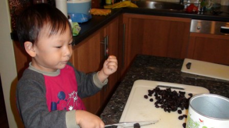 making cookies with Ethan2010-01-30_4.JPG