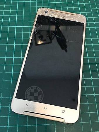 HTC X9面板破裂