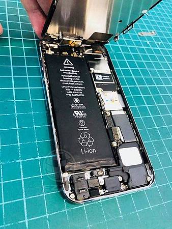 iphone5s電池膨脹