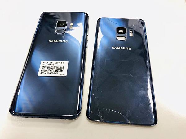 三星S9背蓋破裂