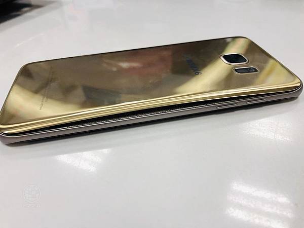 SAMSUNG S7 edge電池膨脹