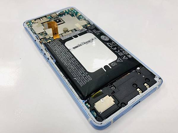 HTC U11 eyes電池膨脹