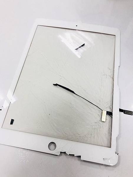 Apple New iPad面板破裂